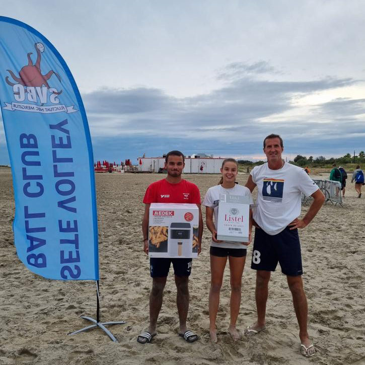 photo des 1er Master (Merci cricri: Lila,Greg et Christop.